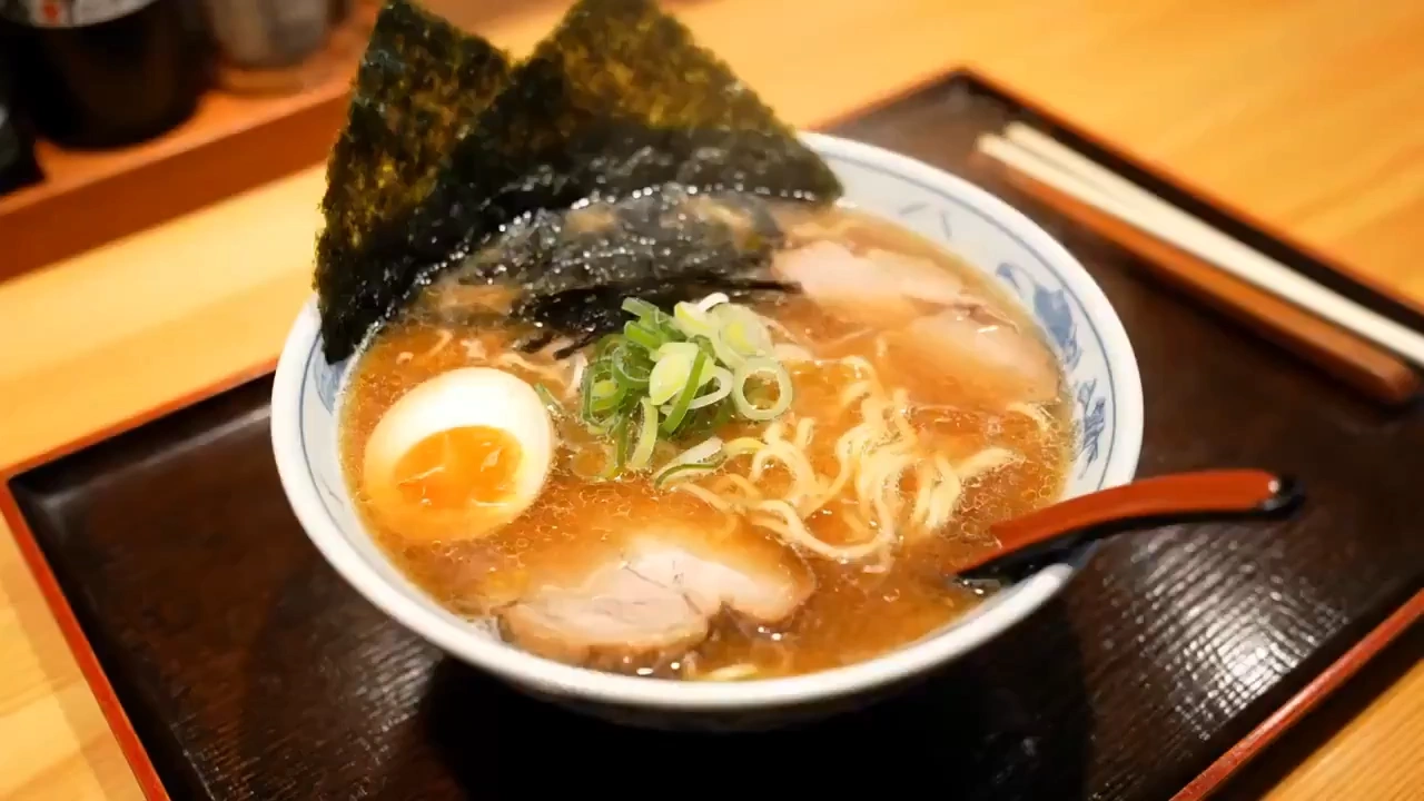 ラーメンを食べる