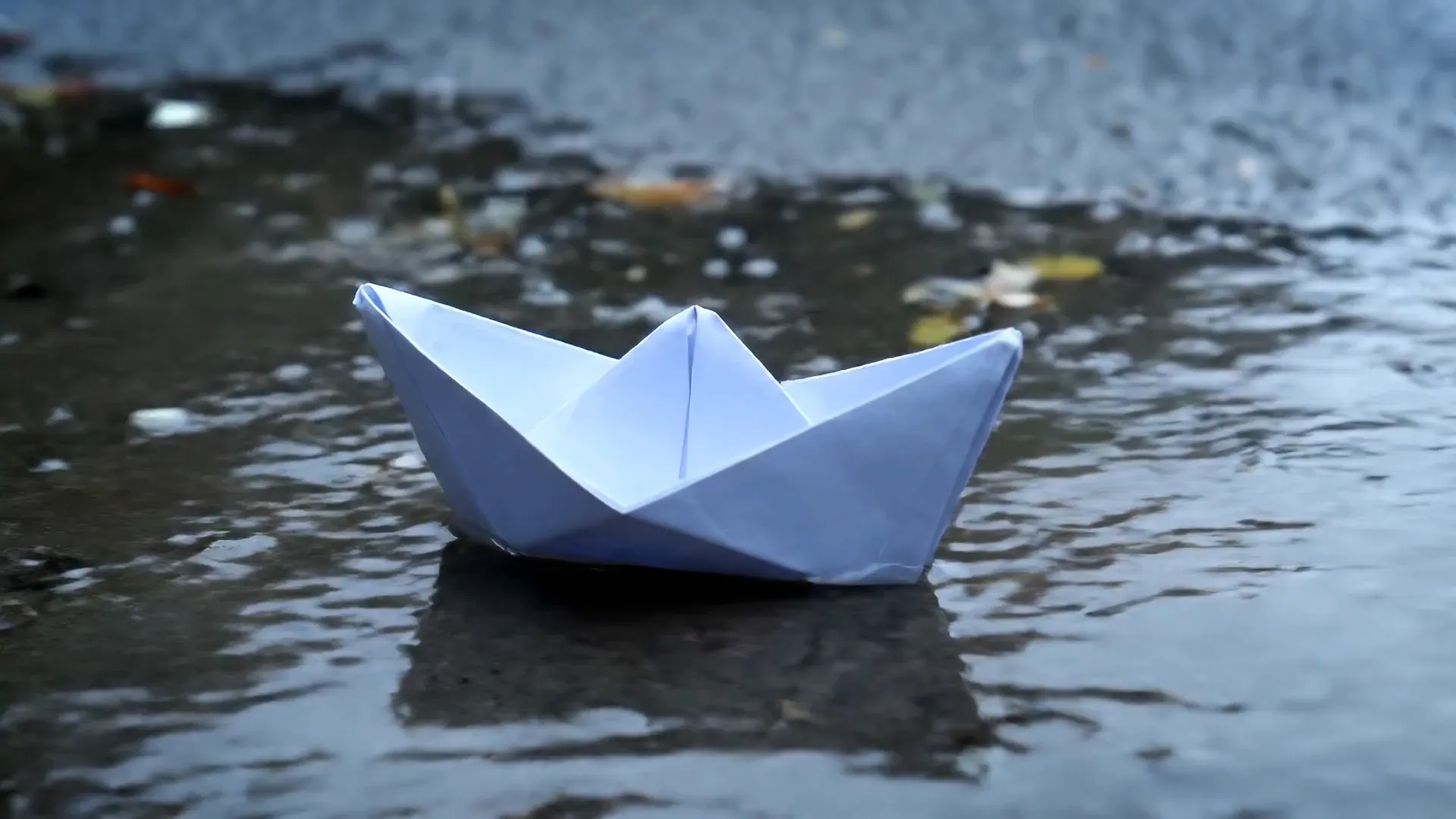 The noise and movement of water